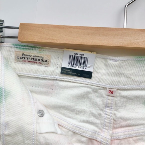 Levi’s High-Rise Deconstructed Denim Skirt in “Young Blood”, size 26 - Picture 10 of 11